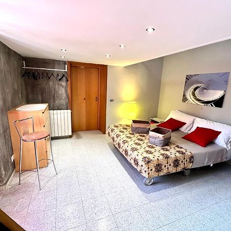 Romuhouse Economy Apartment Metro B Bagian luar foto