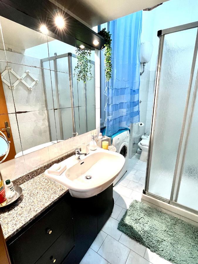 Romuhouse Economy Apartment Metro B Bagian luar foto