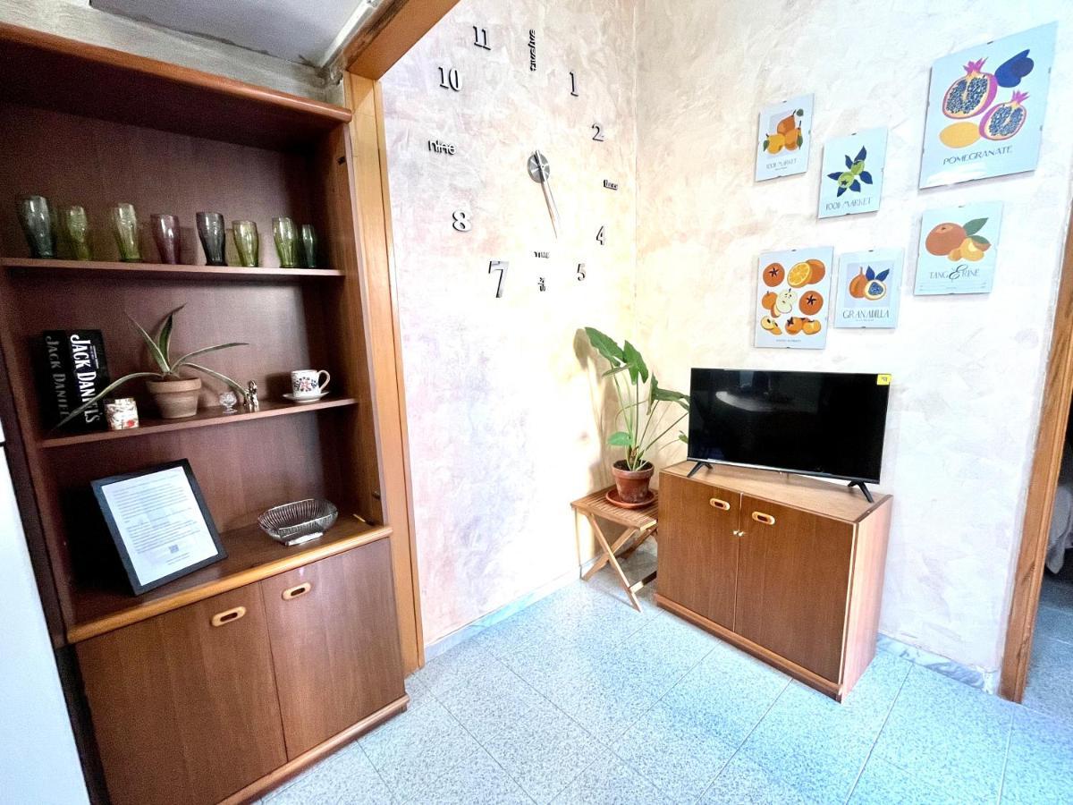 Romuhouse Economy Apartment Metro B Bagian luar foto