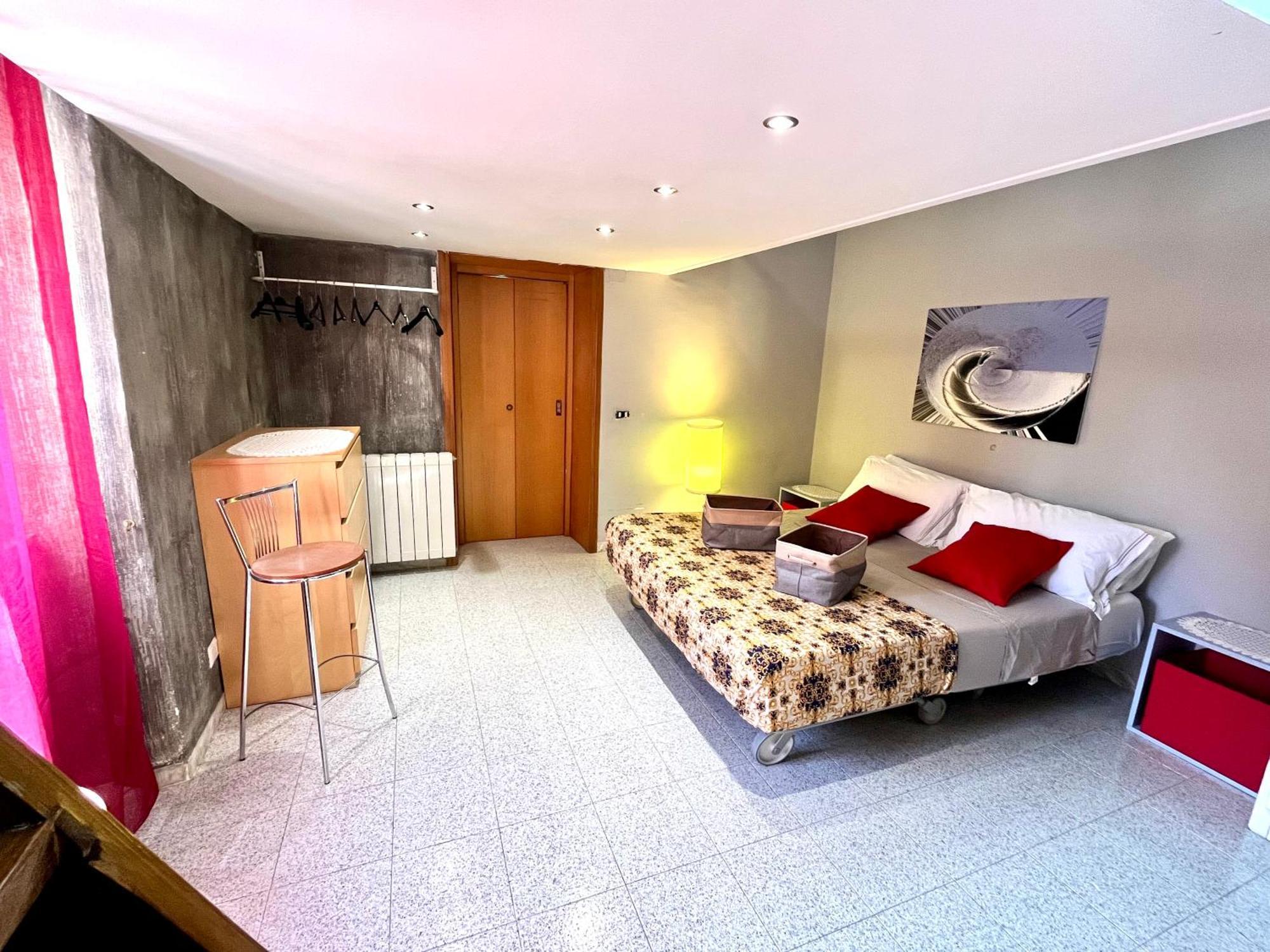 Romuhouse Economy Apartment Metro B Bagian luar foto